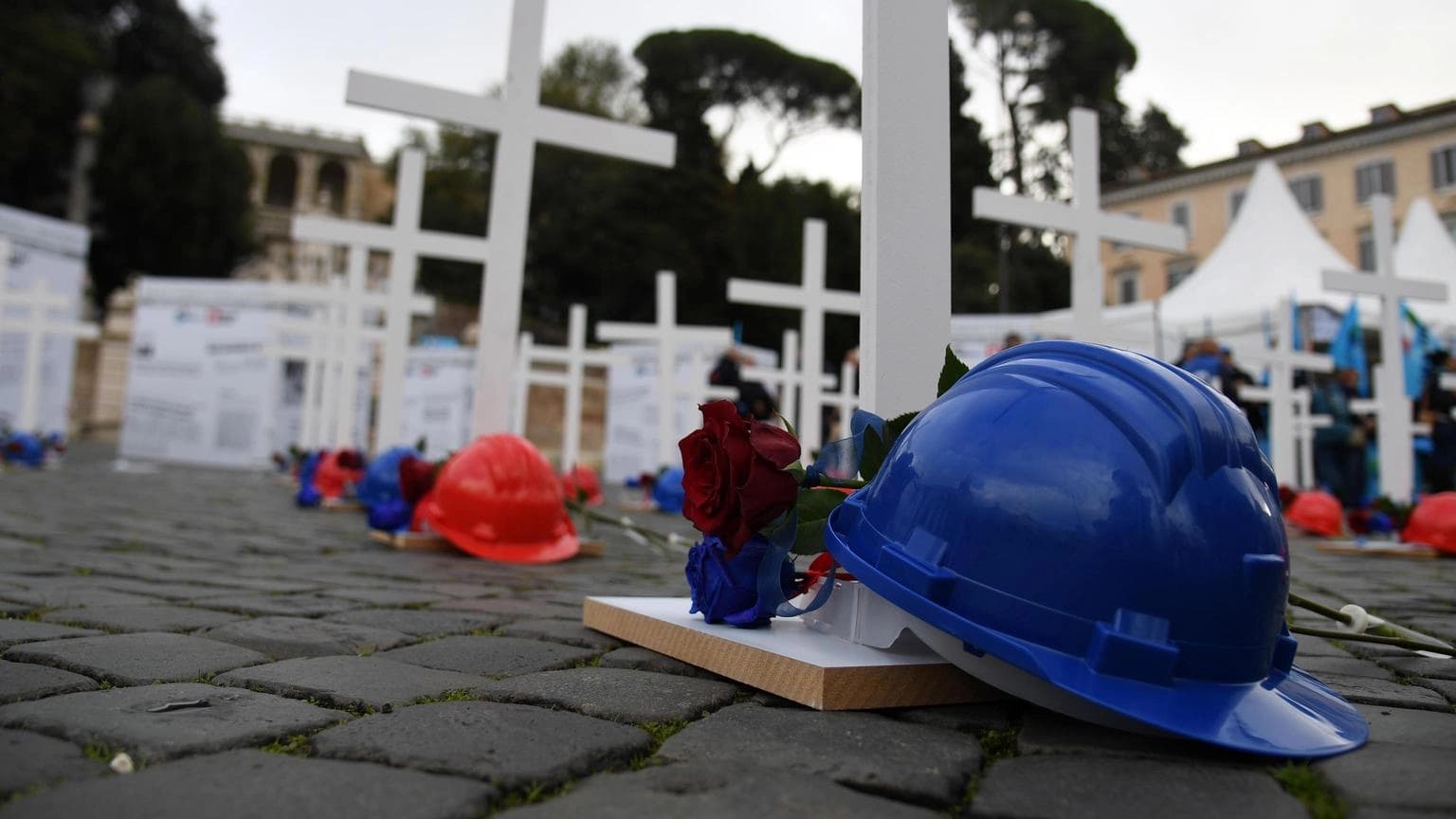 Incidente sul lavoro nel Casertano: 54enne cade da un tetto e perde la vita