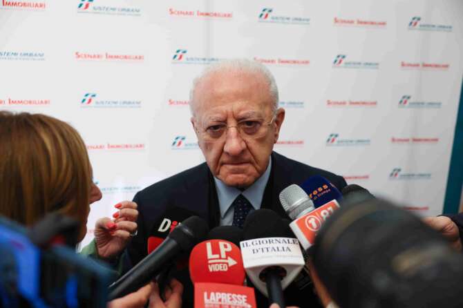 Lo schiaffo di De Luca al Governo, il Consiglio di Stato ‘boccia’ Fitto e dà ragione alla Campania: “Firmare l’accordo sui Fondi di Sviluppo e Coesione”