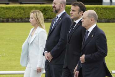 In Europa assenti e dormienti: il sonno che colpisce la democrazia e favorisce le destre