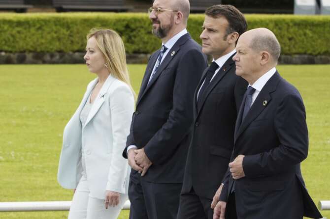 In Europa assenti e dormienti: il sonno che colpisce la democrazia e favorisce le destre