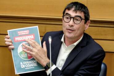 “Il voto utile è quello per liberare Ilaria Salis, detenuta perché antifascista”, intervista a Nicola Fratoianni