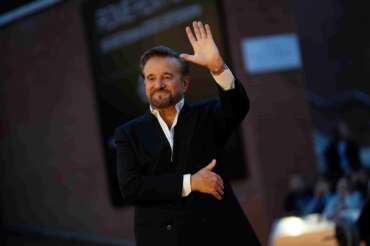 Quanti anni ha Christian De Sica: il patrimonio dell’attore. Chi sono moglie e figli