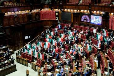 L’Autonomia differenziata è legge, sì definitivo alla Camera al progetto leghista di smantellamento dello Stato