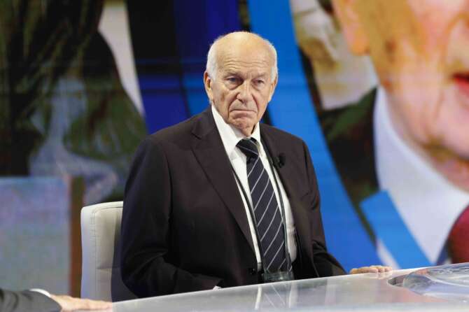 Parla Fausto Bertinotti: “È finita l’era della politica, oggi è solo spettacolo”