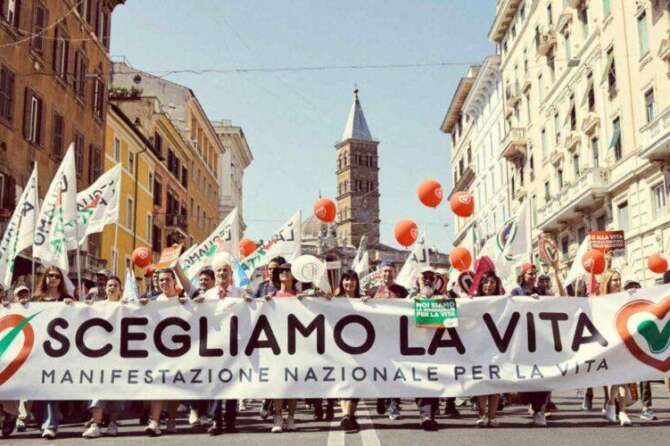 Suicidio assistito: le false ragioni di chi si oppone alla libertà di scelta