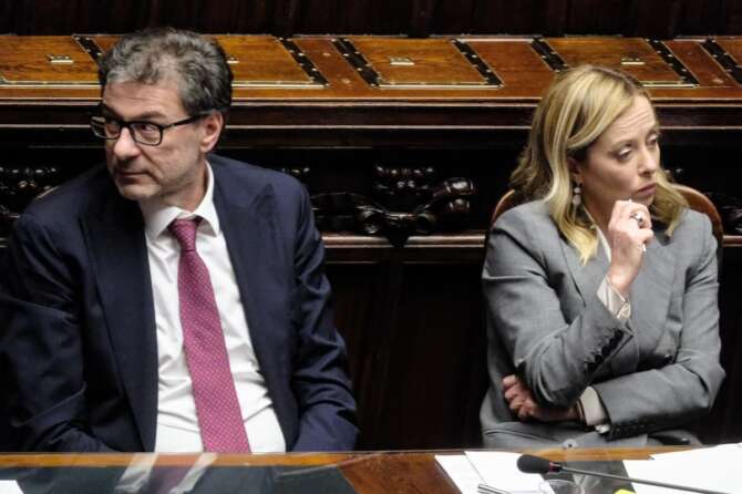 Perché l’Italia è sotto procedura di infrazione dall’Europa: troppo deficit, a rischio le promesse di Meloni