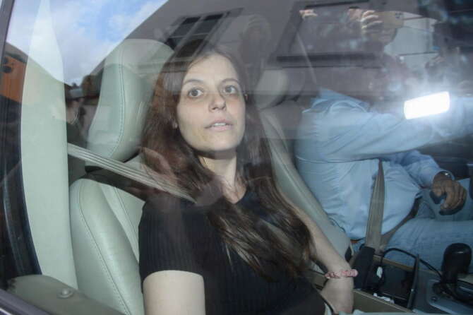 Ilaria Salis e la storia del debito da 90mila euro per una casa occupata: “Fango, contro di me nessun procedimento”