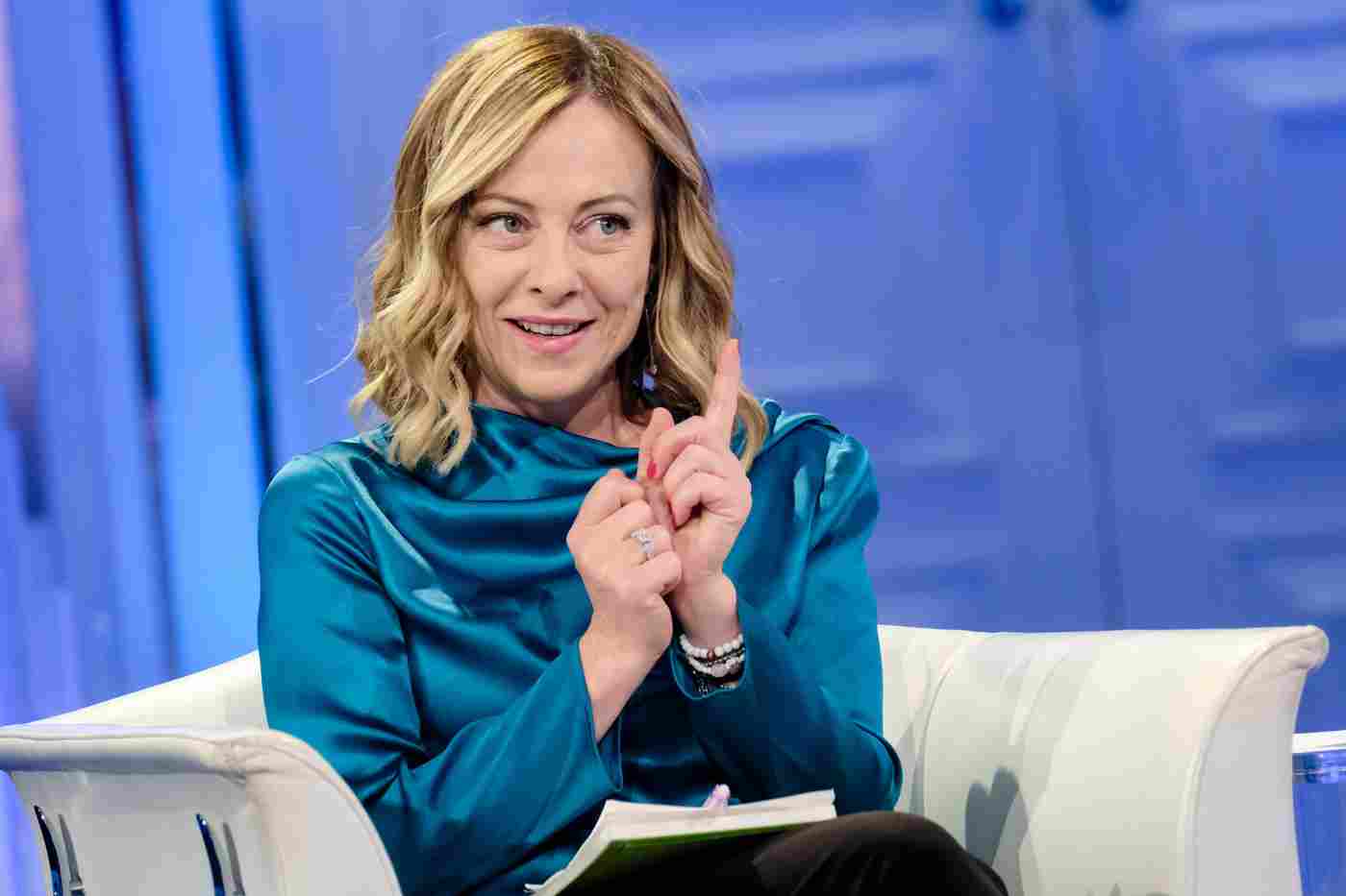 Sondaggi sulle Europee, FdI a rilento nonostante la candidatura di Meloni: cosa succederà al governo