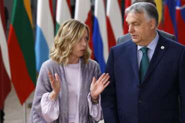 Nomine Ue, Meloni come Orban: l’Italia isolata al Consiglio europeo vota contro sui “top jobs”