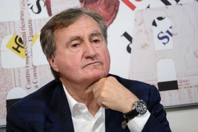 Il Sindaco di Venezia Luigi Brugnaro presenta il ‘Contributo di accesso a Venezia’ richiesto ai turisti in visita giornaliera senza a pernotto applicato nell’are della Città Antica di Venezia evento tenutosi presso la sede della Stampa Estera a Roma, Giovedì 04 Aprile 2024 (foto Mauro Scrobogna / LaPresse) The Mayor of Venice Luigi Brugnaro presents the ‘Access contribution to Venice’ requested from tourists on a daily visit without an overnight stay applied in the areas of the Ancient City of Venice event held at the headquarters of the Foreign Press in Rome, Thursday , April, 04 2024 (foto by Mauro Scrobogna / LaPresse)