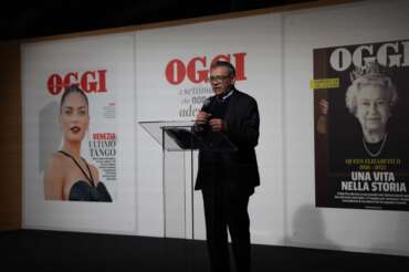 Foto Alessandro Bremec/LaPresse 29-09-2022 Milano, Italia – Cronaca – La presentazione del nuovo settimanale Oggi. Nella foto: Carlo Verdelli September 29, 2022 Milano Italy – News – The presentation of the new weekly Oggi. In the photo: Carlo Verdelli