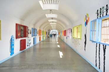 Reclusione, guerra, disuguaglianza: sull’orlo di tre abissi la terapia del dialogo per il futuro