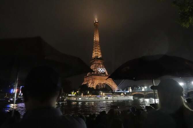 Olimpiadi a Parigi, Melenchón: “Città centro del mondo nonostante Macron e Le Pen”