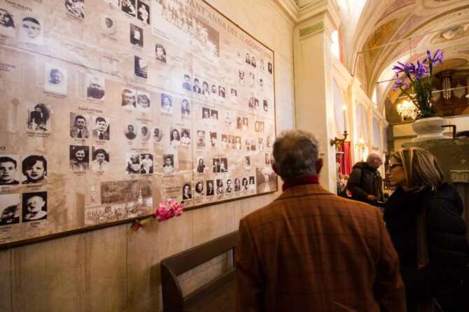 FOTO DI REPERTORIO Foto LaPresse/Iacopo Giannini 13-03-2015 Sant’anna di Stazzema, Lucca – Italia cronaca A Sant’Anna di Stazzema, in alta Versilia, famosa per il suo eccidio, i danni del maltempo dello scorso 5 marzo hanno distrutto il parco della pace, monumento internazionale per ricordare le 560 vittime dell’eccido per mano dei nazisti. Nella foto: l’interno della chiesa dove furono rinchiusi e bruciati vivi per mano dei Nazisti 560 vittime innocenti tra donne e bambini