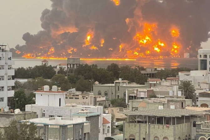 Raid di Israele in Yemen, la risposta all’attacco degli Houthi su Tel Aviv