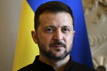 Guerra in Ucraina, Zelensky ci ripensa: apre alla Russia di Putin sulla partecipazione al prossimo vertice per la pace