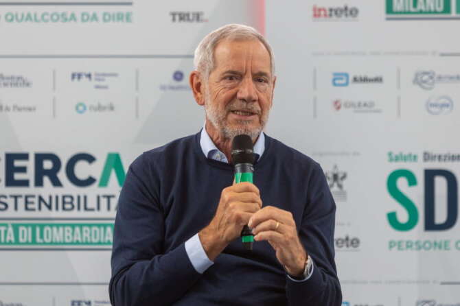 Bertolaso e la “razza italica che rischia di scomparire”, caos sull’assessore lombardo che poi si scusa: “Una battuta”