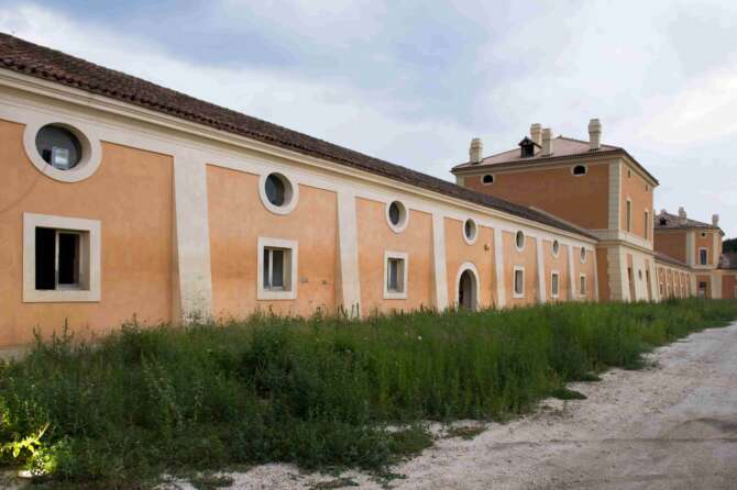 Reggia di Carditello, dai Borbone al degrado passando per gli Angeli: la storia di uno dei siti storici e artistici più belli d’Italia