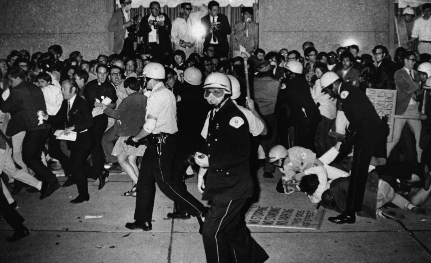 Cosa è successo alla convention Dem del 1968: i Chicago Seven e l’orgia di violenza contro la pace