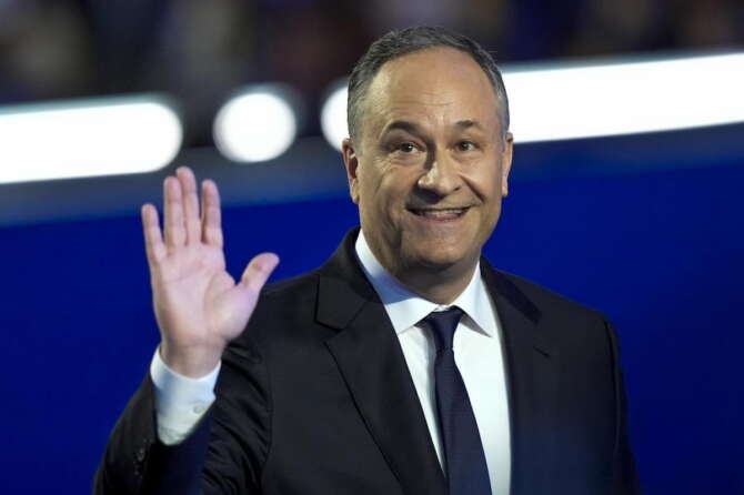 Chi è il marito di Kamala Harris, Douglas Emhoff: il “second gentleman”, le origini e i figli