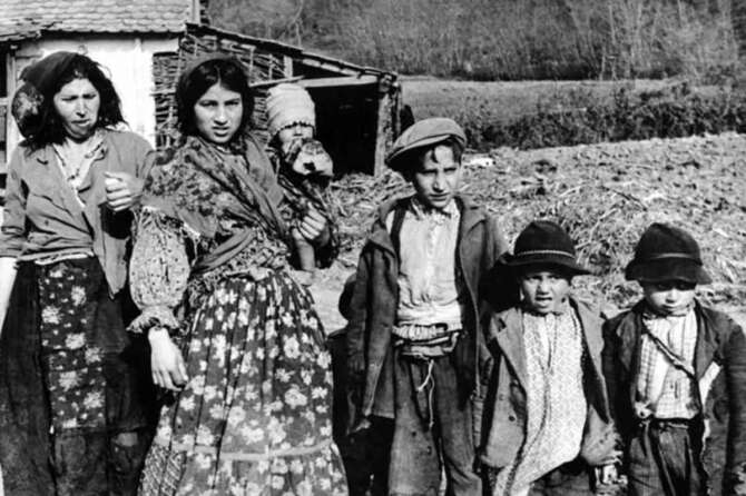 La notte dello sterminio dei Rom: 80 anni fa in 4300 bruciati nei forni di Auschwitz