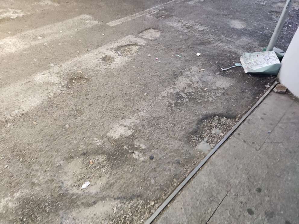 Centro Direzionale di Napoli, luogo di degrado e set ideale per un film horror: le foto