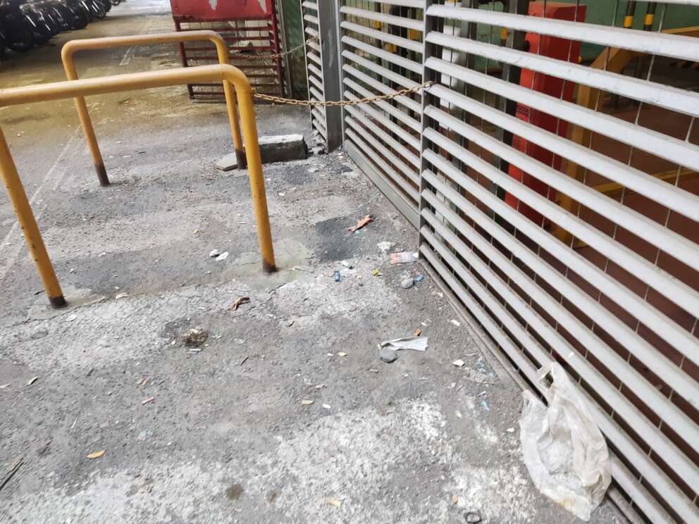 Centro Direzionale di Napoli, luogo di degrado e set ideale per un film horror: le foto