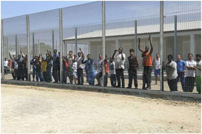 I medici non siano complici e ricordino la deontologia, non devono firmare i nullaosta per i Cpr