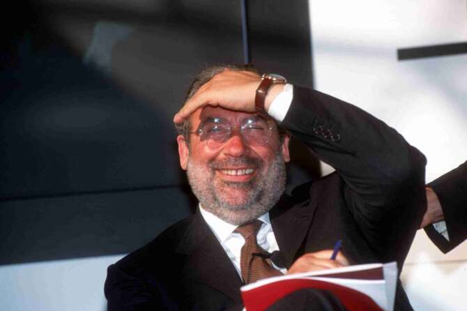 Funerali di Berlinguer, quando Del Turco salì sul palco tra gli applausi (nonostante la guerra tra comunisti e socialisti)