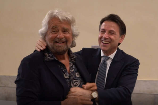 Movimento 5 Stelle in fiamme, Grillo va alla guerra contro Conte: “Simbolo, nome e secondo mandato non negoziabili”