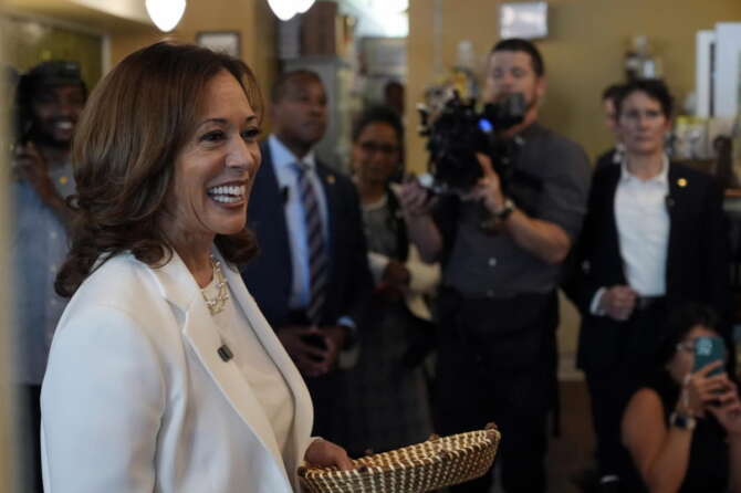 La prima intervista di Kamala Harris tra economia, migranti e Israele: “Un repubblicano nel mio governo”