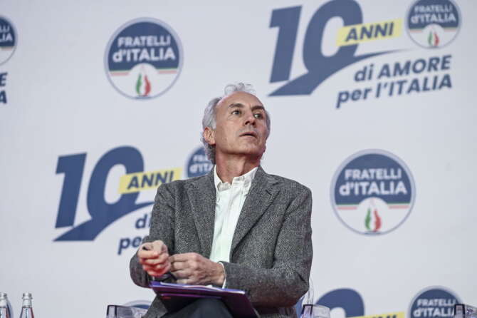 Travaglio e Meloni, lo strano rapporto tra direttore e premier: “Tipa sveglia, lei e Conte unici premier senza poteri forti”