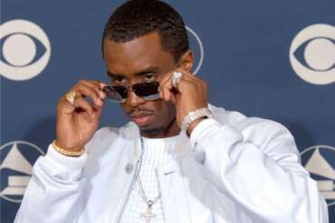 ©LAPRESSE 27-02-2002 LOS ANGELES SPETTACOLO 44¡ ANNUAL GRAMMY AWARDS NELLA FOTO: PUFF DADDY