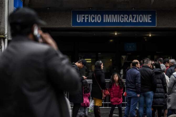 Foto Claudio Furlan / lapresse 10-04-2018 Milano Ufficio Immigrazione della Questura di Milano