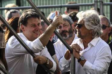 Vaffa di Conte a Grillo: “Zitto o niente più soldi”