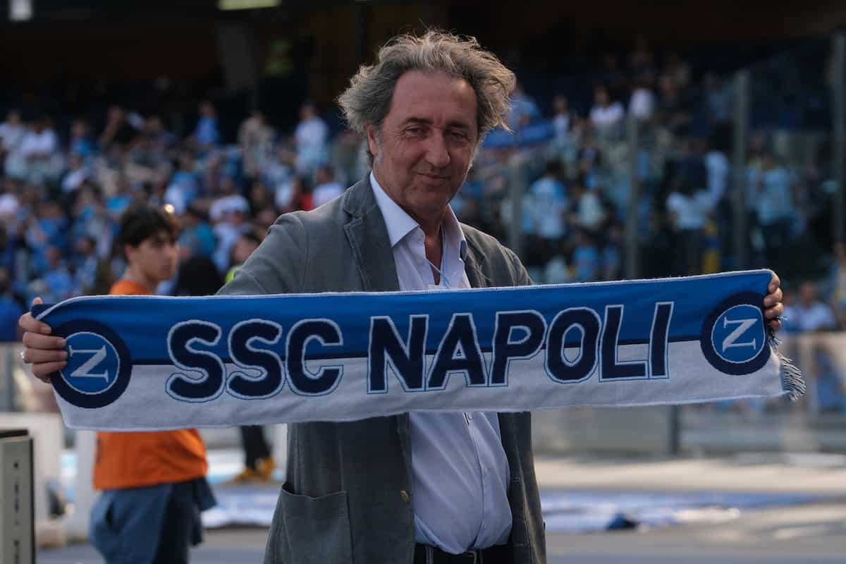 Il regista Paolo Sorrentino con la sciarpa del Napoli