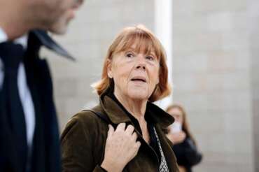 Gisele Pelicot, who was allegedly drugged by her now ex-husband so that she could be raped while unconscious by other men, leaves the court house, in Avignon, southern France, Wednesday, Oct. 16, 2024. (AP Photo/Lewis Joly) Associated Press / LaPresse Only italy and Spain