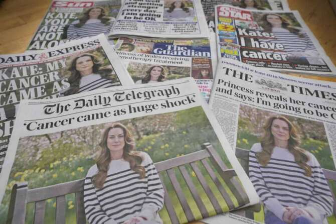 A montage of the front pages of some of Britain’s newspapers in London, Saturday, March 23, 2024. Britain’s Kate, Princess of Wales’ revelation that she is undergoing treatment for cancer has sparked an outpouring of support and well wishes from around the world. (AP Photo/Kirsty Wigglesworth) Associated Press / LaPresse Only italy and Spain