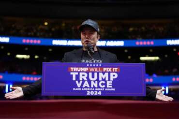 Elon Musk speaks before Republican presidential nominee former President Donald Trump at a campaign rally at Madison Square Garden, Sunday, Oct. 27, 2024, in New York. (AP Photo/Alex Brandon) Associated Press/LaPresse