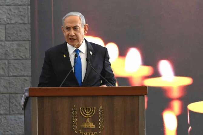 Israeli Prime Minister Benjamin Netanyahu speaks at a memorial ceremony for those killed by Hamas on Oct. 7, 2023, and those who fell in the “Iron Sword” war, at the Knesset, the Parliament, in Jerusalem, Monday, Oct. 28, 2024. (Debbie Hill, Pool Photo via AP) Associated Press / LaPresse Only italy and Spain