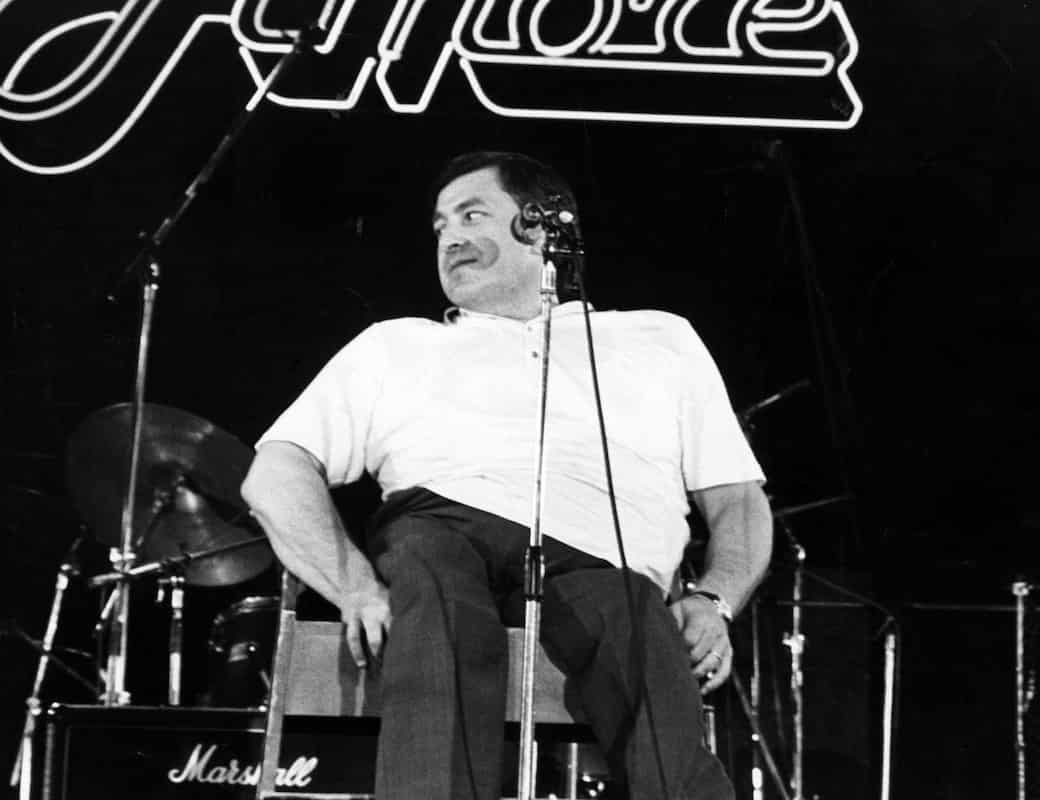 Il cantautore emiliano Pierangelo Bertoli in concerto