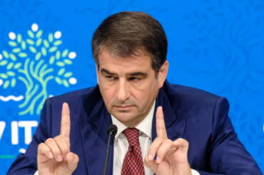 Fitto vicepresidente della Commissione Ue, socialisti pronti al “no” al ministro italiano: ma rischiano la vendetta dei Popolari