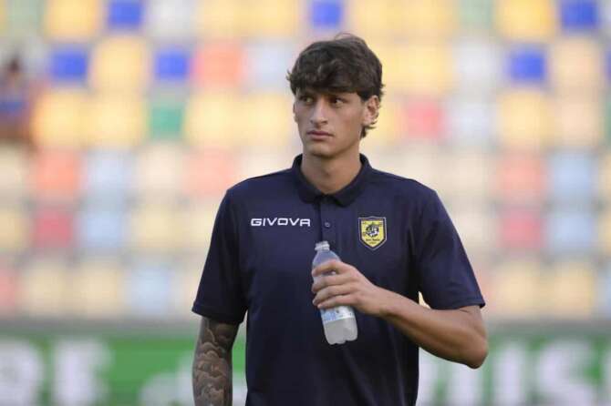 Juve Stabia’s Romano Benito Floriani Mussolini during the Serie BKT soccer match between Frosinone and Juve Stabia at the Frosinone Benito Stirpe stadium, Italy – Sunday, September 01, 2024 – Sport Soccer ( Photo by Fabrizio Corradetti/LaPresse )