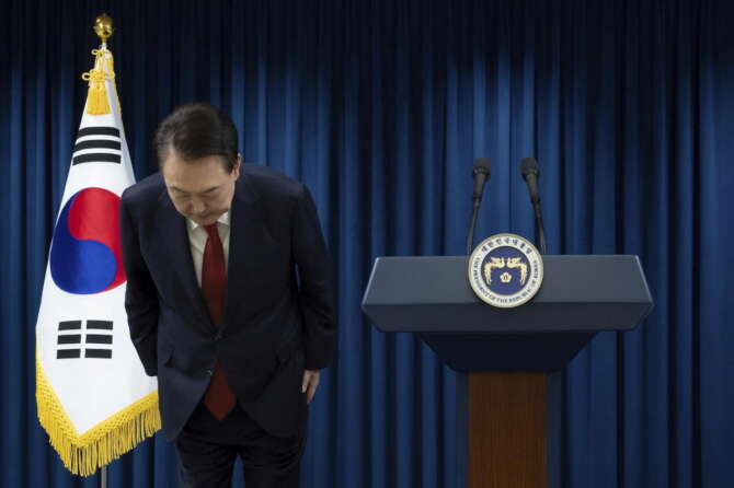 Corea del Sud, il presidente Yoon Suk Yeol salvo dall’impeachment: niente quorum in Parlamento, fallisce il voto
