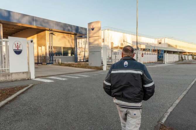 Yazaki dopo Trasnova, la crisi Stellantis colpisce l’indotto: Maserati cancella gli ordini, 52 licenziati a Natale
