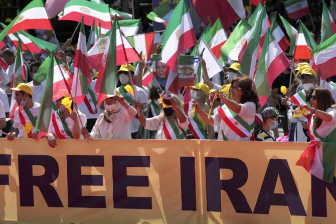 AP Photo/Michael Sohn