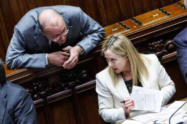 Foto Roberto Monaldo / LaPresse 22-03-2023 Roma Politica Camera dei deputati – Comunicazioni del presidente del Consiglio Giorgia Meloni sul prossimo Consiglio europeo Nella foto Giuseppe Valditara, Giorgia Meloni 22-03-2023 Rome (Italy) Politics Chamber of deputies – Communications from Prime Minister Giorgia Meloni on the next European Council In the pic Giuseppe Valditara, Giorgia Meloni