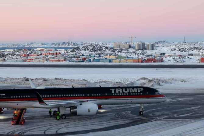 A plane carrying Donald Trump Jr. lands in Nuuk, Greenland, Tuesday, Jan. 7, 2025. (Emil Stach/Ritzau Scanpix via AP) Associated Press / LaPresse Only italy and Spain