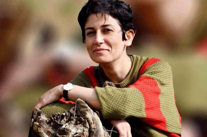 Pakhshan Azizi va liberata, rinchiusa a Evin è stata condannata a morte