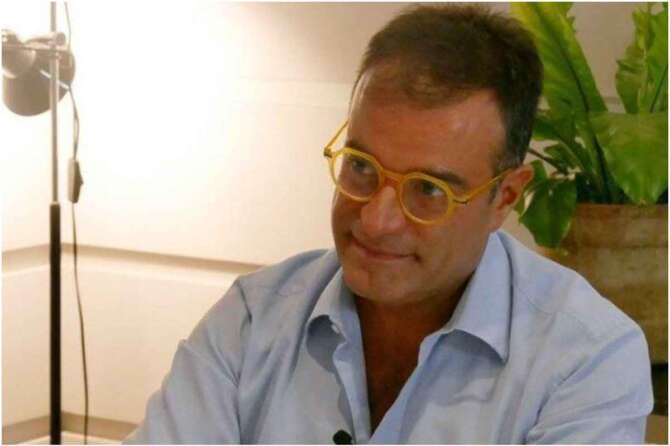 Si laurea in carcere, revocato il permesso ad Antonello Nicosia: Dap non in grado di scortarlo all’università